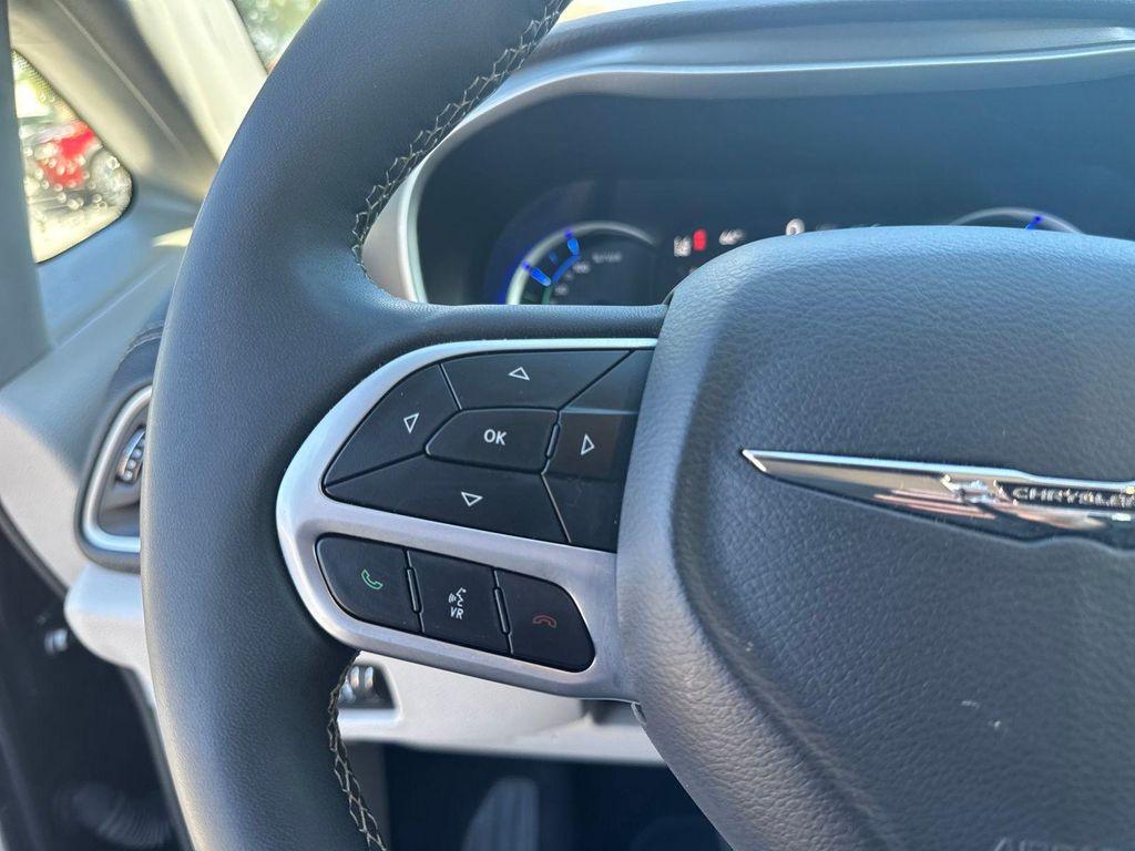 used 2024 Chrysler Pacifica Hybrid car, priced at $25,923