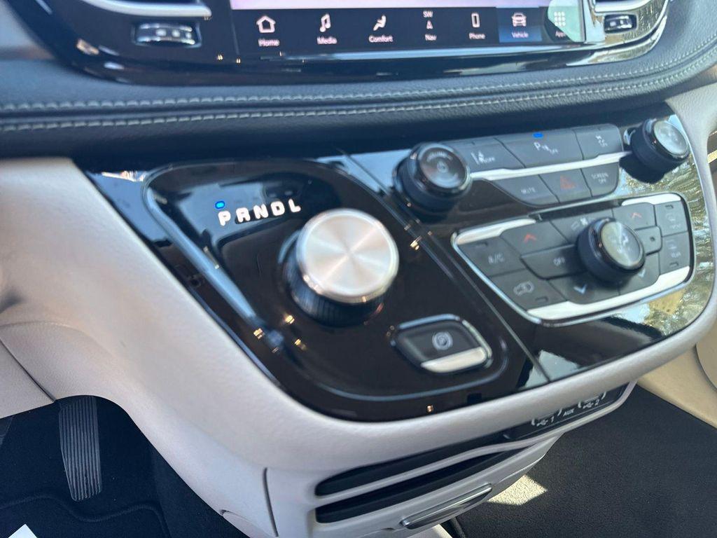 used 2024 Chrysler Pacifica Hybrid car, priced at $25,923