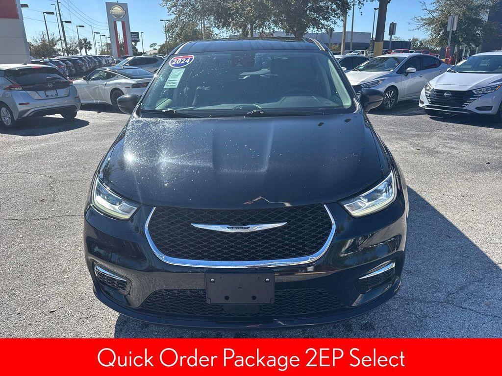 used 2024 Chrysler Pacifica Hybrid car, priced at $25,923