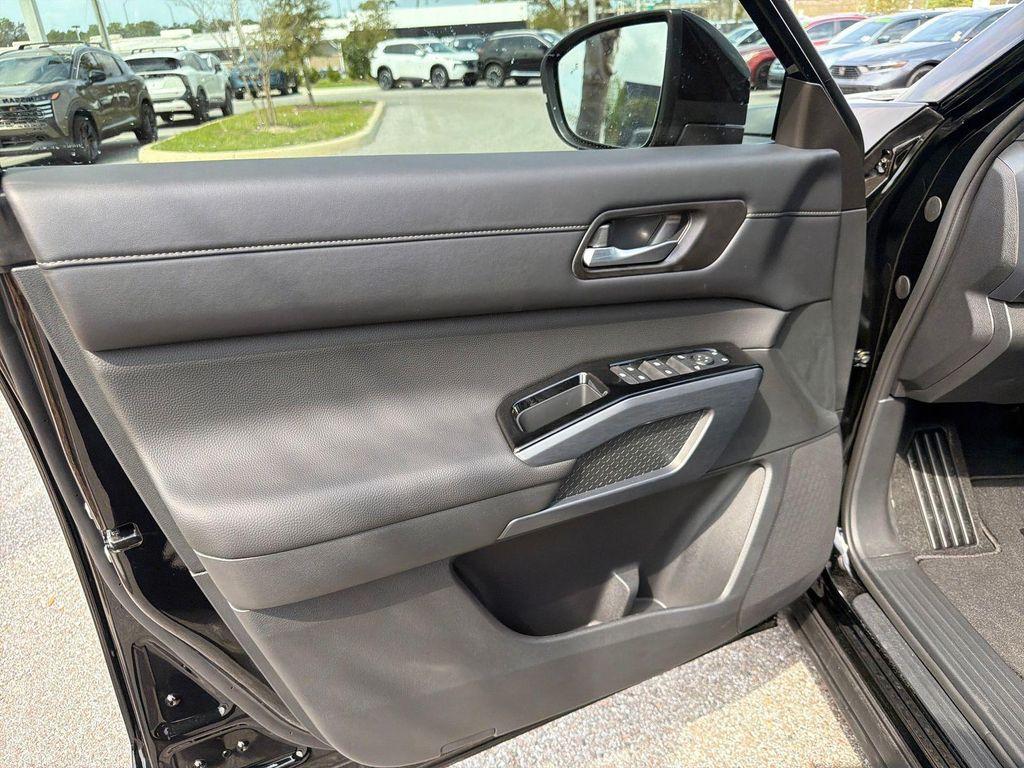 new 2026 Nissan Pathfinder car, priced at $46,744