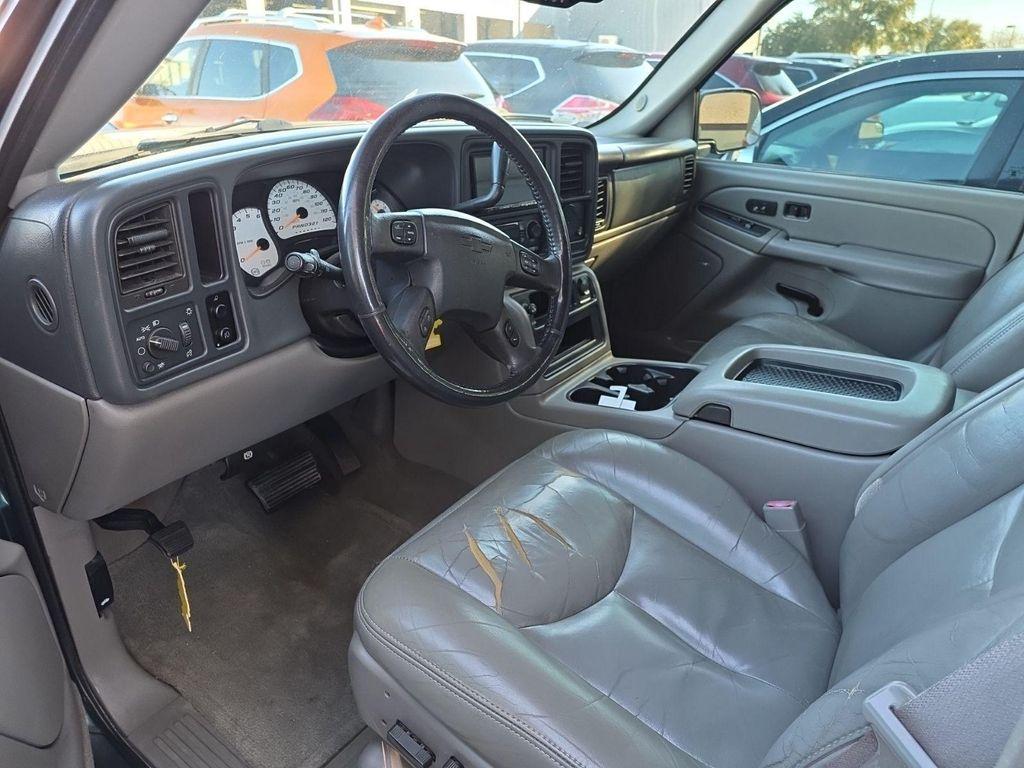used 2006 Chevrolet Avalanche car, priced at $8,999