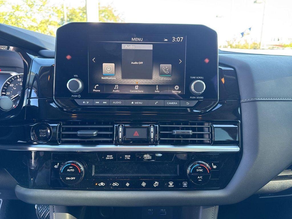 new 2025 Nissan Pathfinder car, priced at $39,678