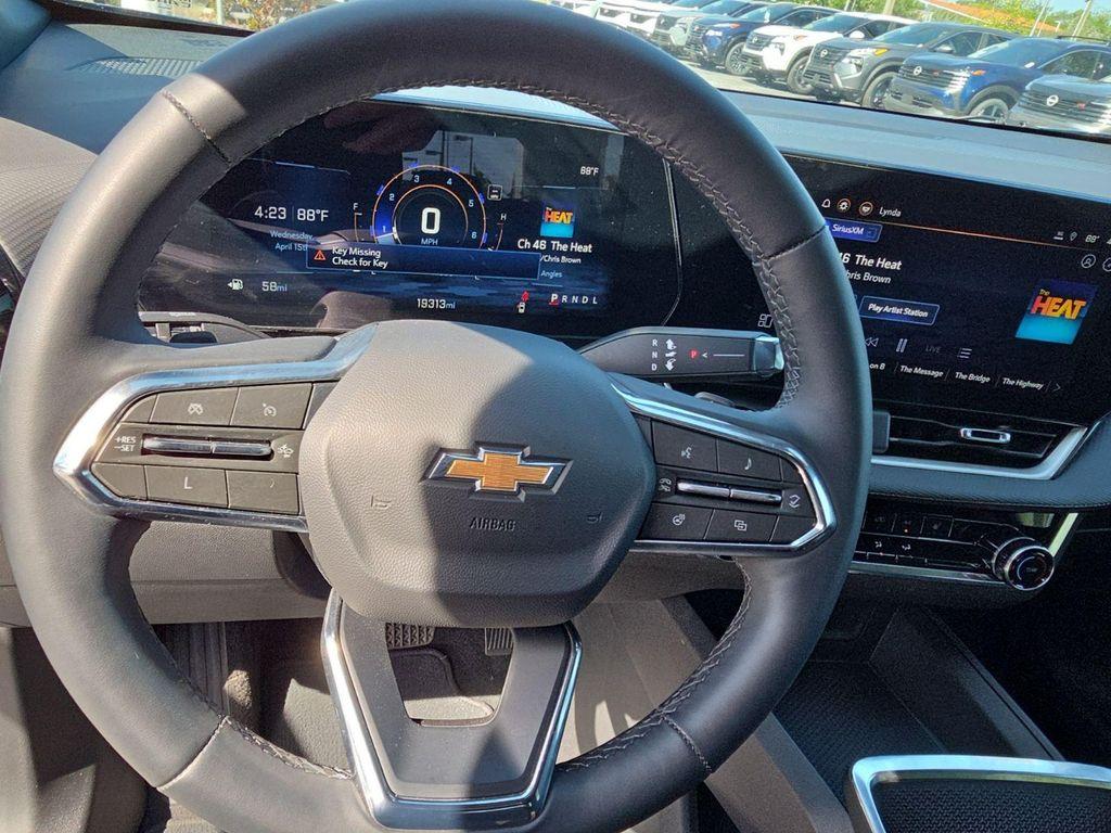 used 2025 Chevrolet Equinox car, priced at $25,283
