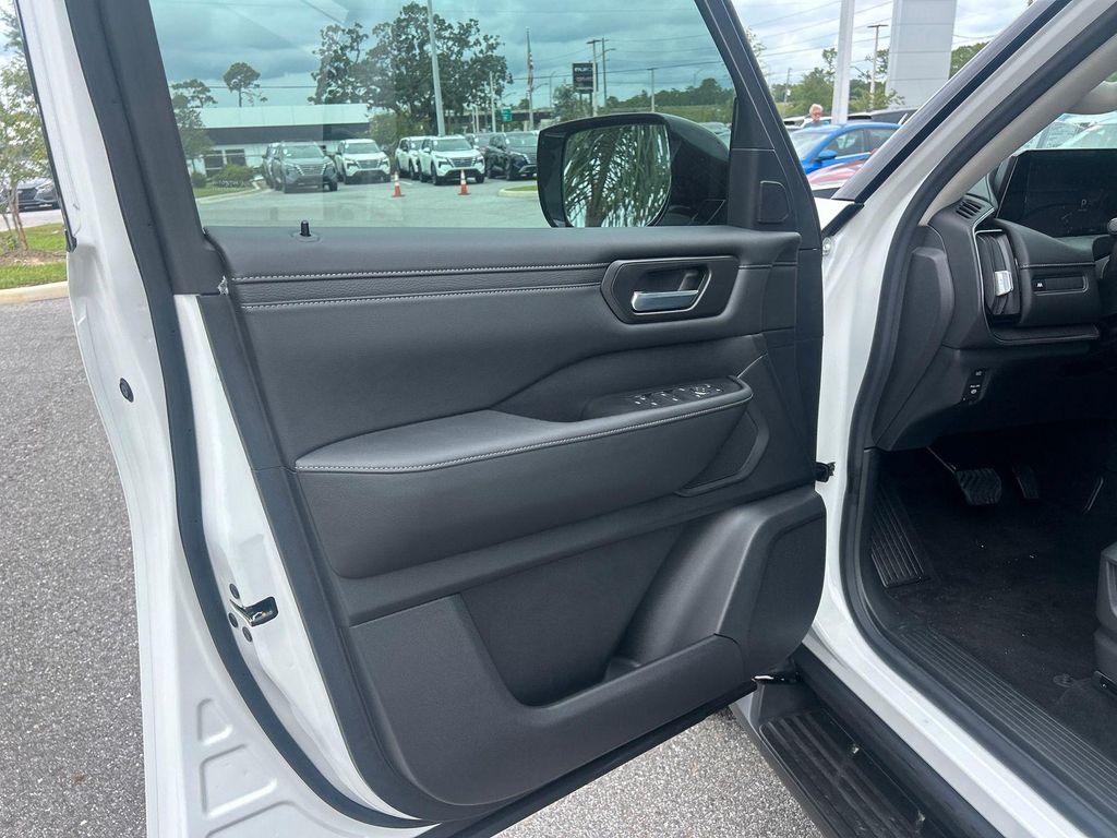 new 2025 Nissan Armada car, priced at $60,301