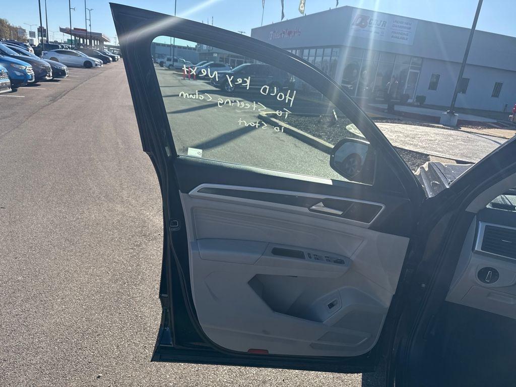 used 2021 Volkswagen Atlas car, priced at $21,798