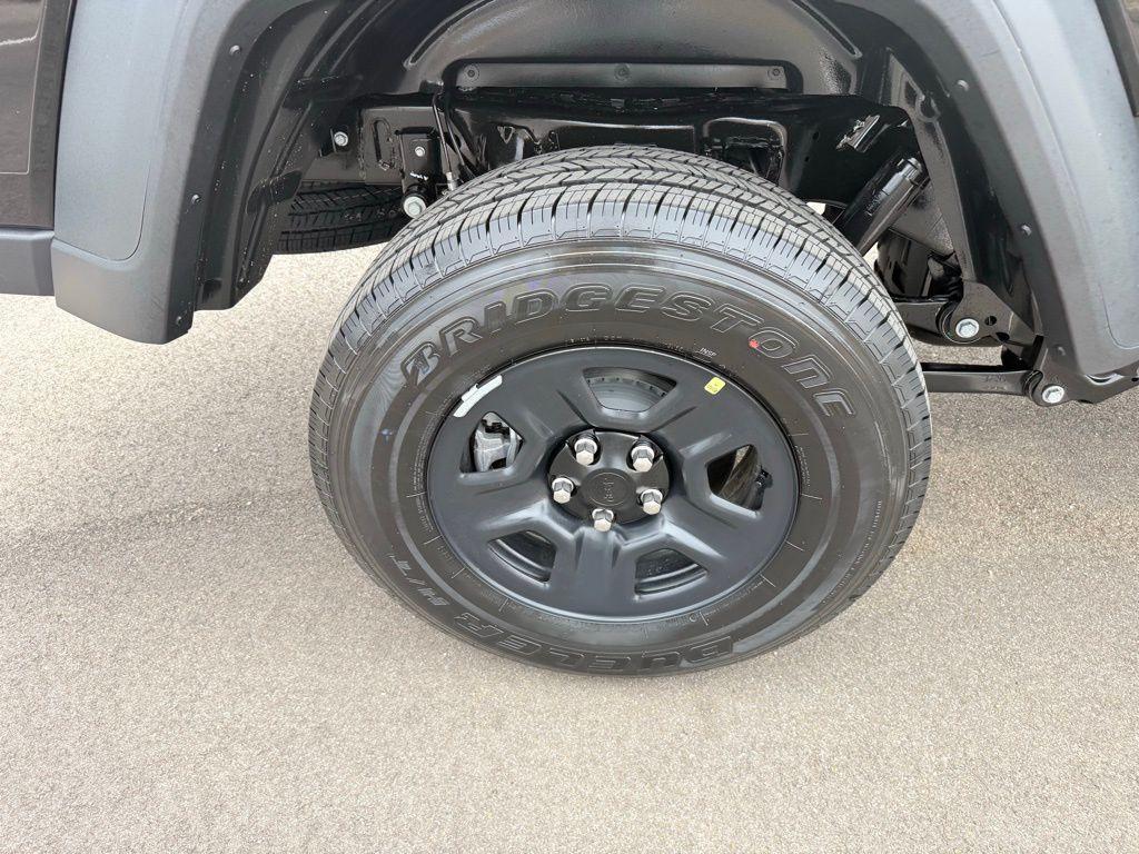 new 2026 Jeep Gladiator car, priced at $43,285