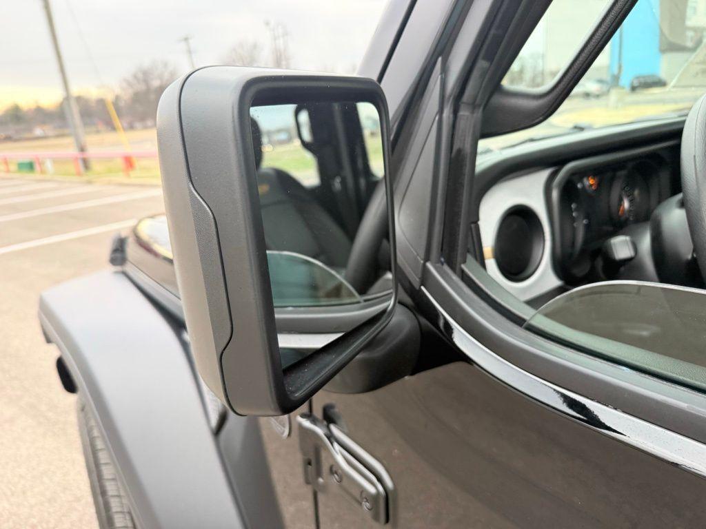 new 2026 Jeep Gladiator car, priced at $43,285