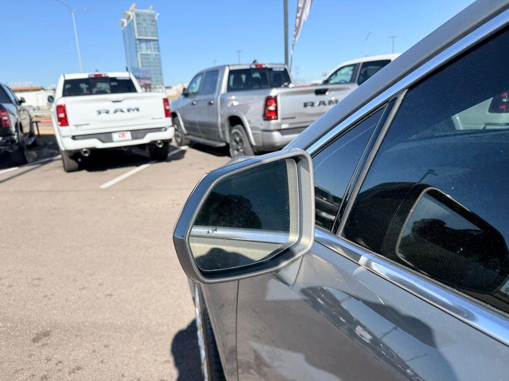 used 2017 Cadillac XT5 car, priced at $17,994