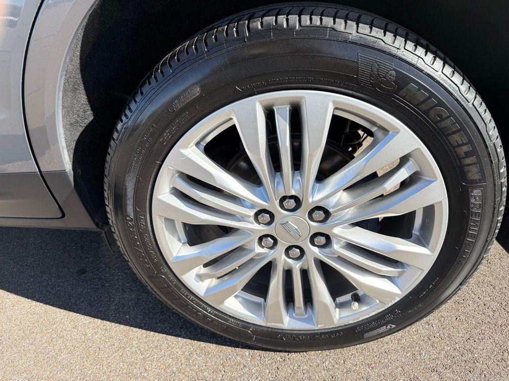 used 2017 Cadillac XT5 car, priced at $17,994