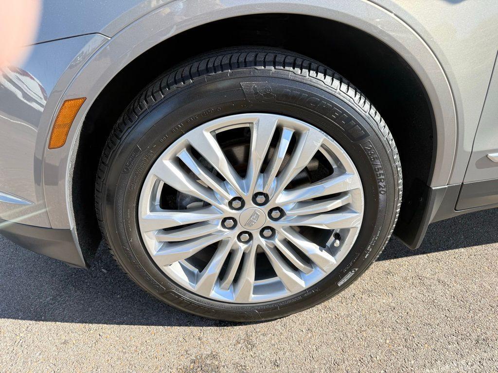 used 2017 Cadillac XT5 car, priced at $17,994