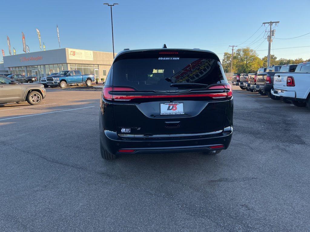 new 2026 Chrysler Pacifica car, priced at $42,188