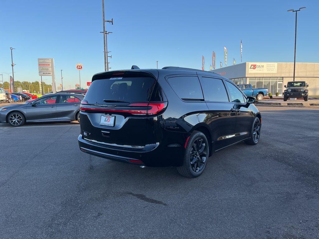new 2026 Chrysler Pacifica car, priced at $42,188