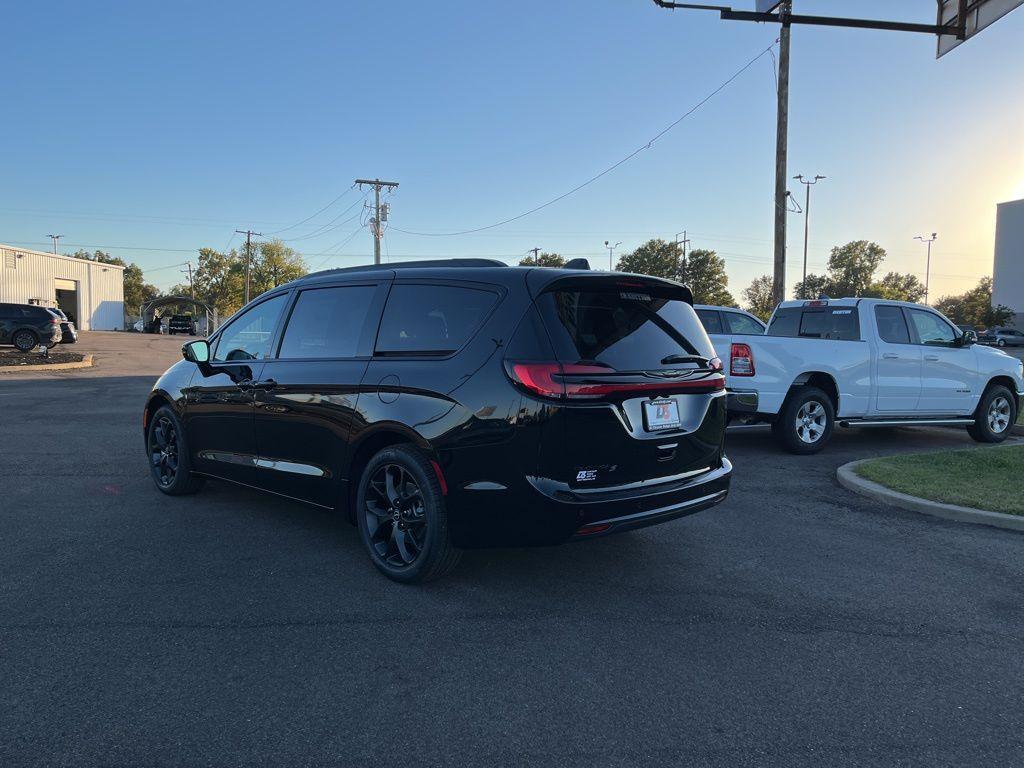 new 2026 Chrysler Pacifica car, priced at $42,188