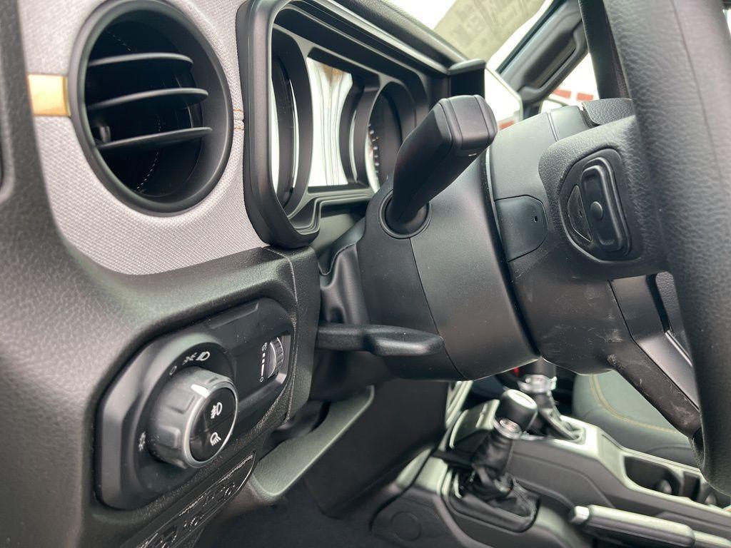 new 2026 Jeep Gladiator car, priced at $42,032