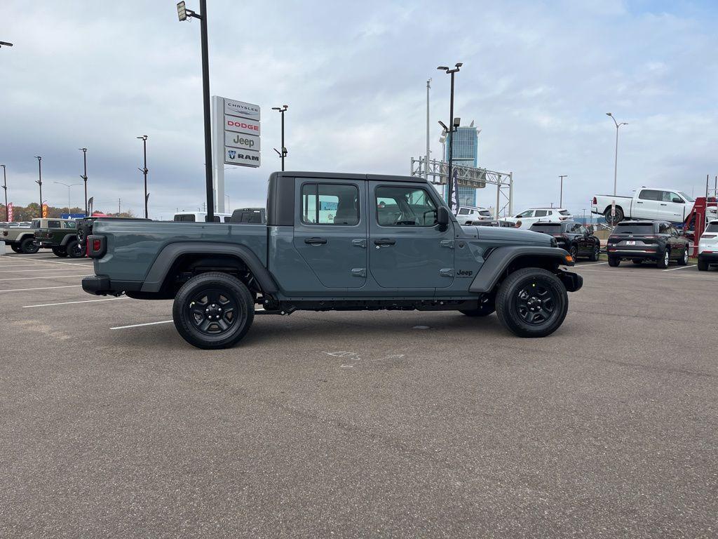 new 2026 Jeep Gladiator car, priced at $42,032