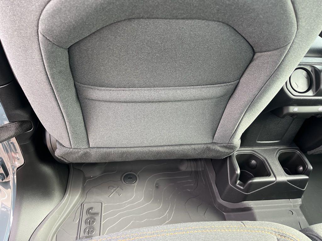 new 2026 Jeep Gladiator car, priced at $42,032