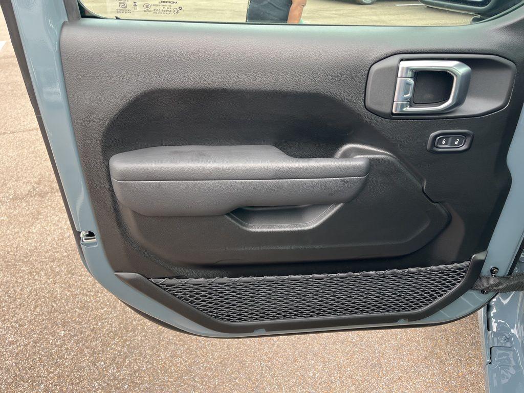 new 2026 Jeep Gladiator car, priced at $42,032