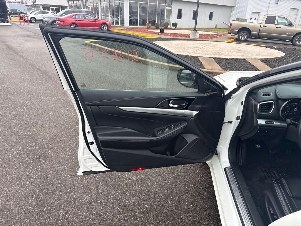 used 2023 Nissan Maxima car, priced at $26,925