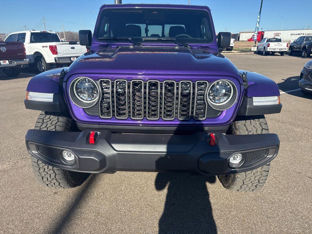 new 2026 Jeep Gladiator car, priced at $57,740