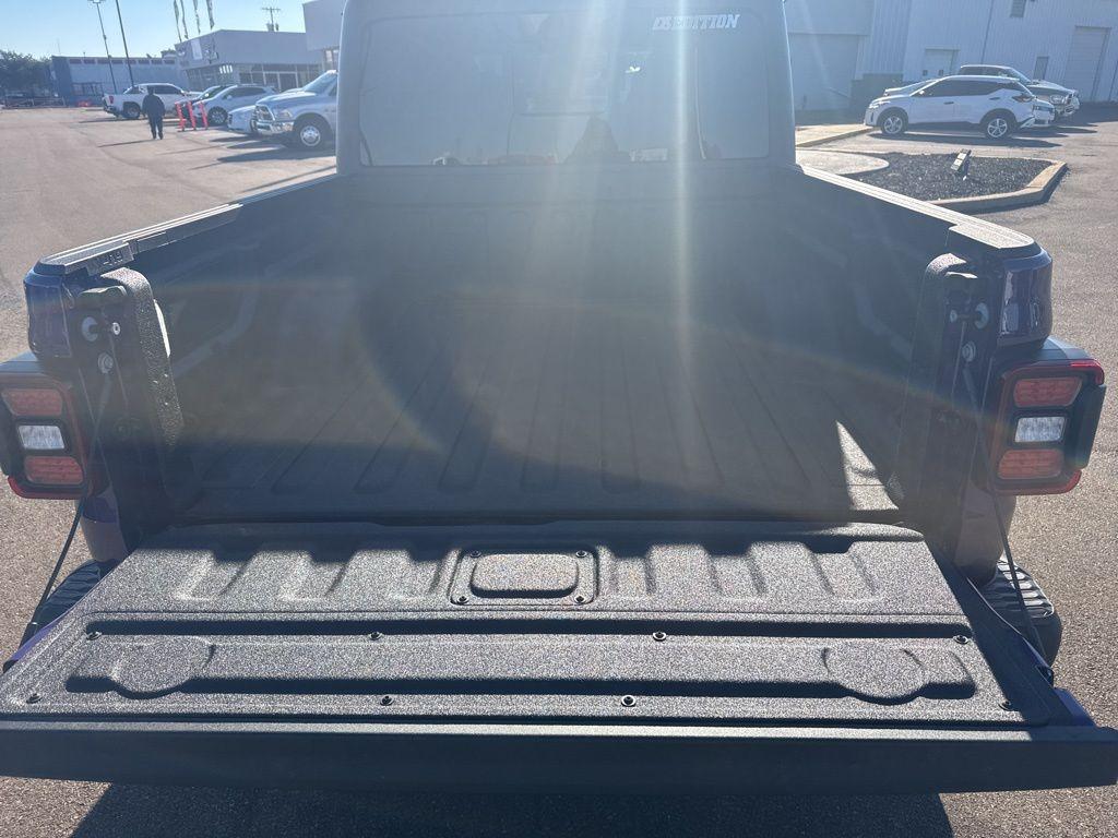 new 2026 Jeep Gladiator car, priced at $57,740