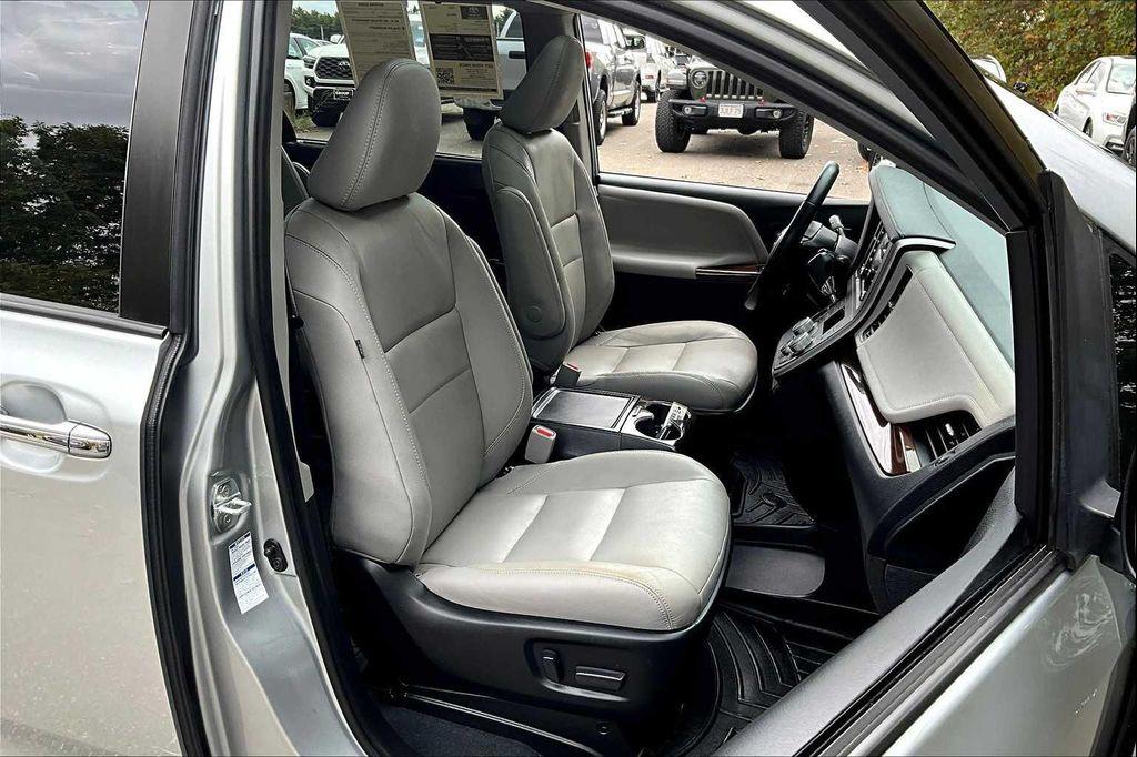 2020 Celestial Silver Metallic Toyota Sienna