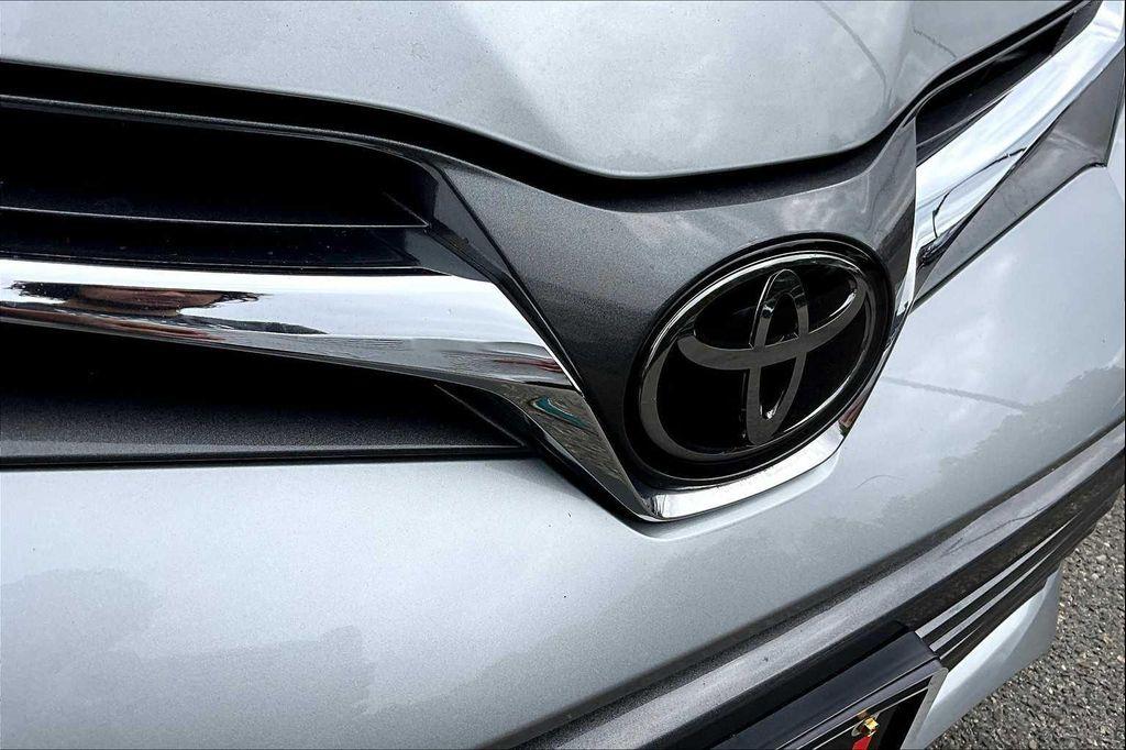 2020 Celestial Silver Metallic Toyota Sienna