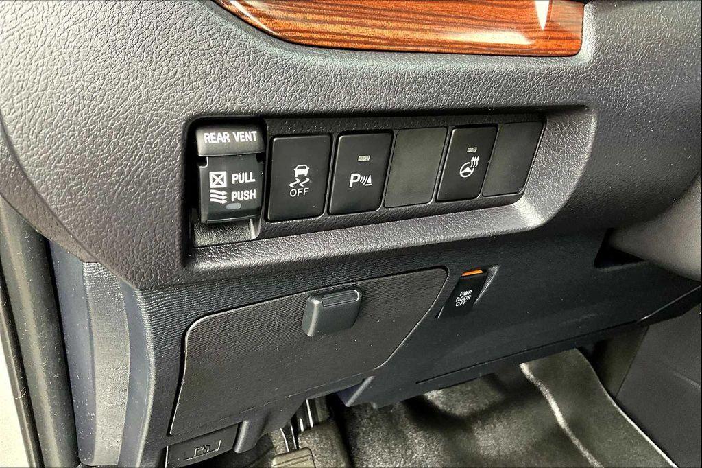 2020 Celestial Silver Metallic Toyota Sienna