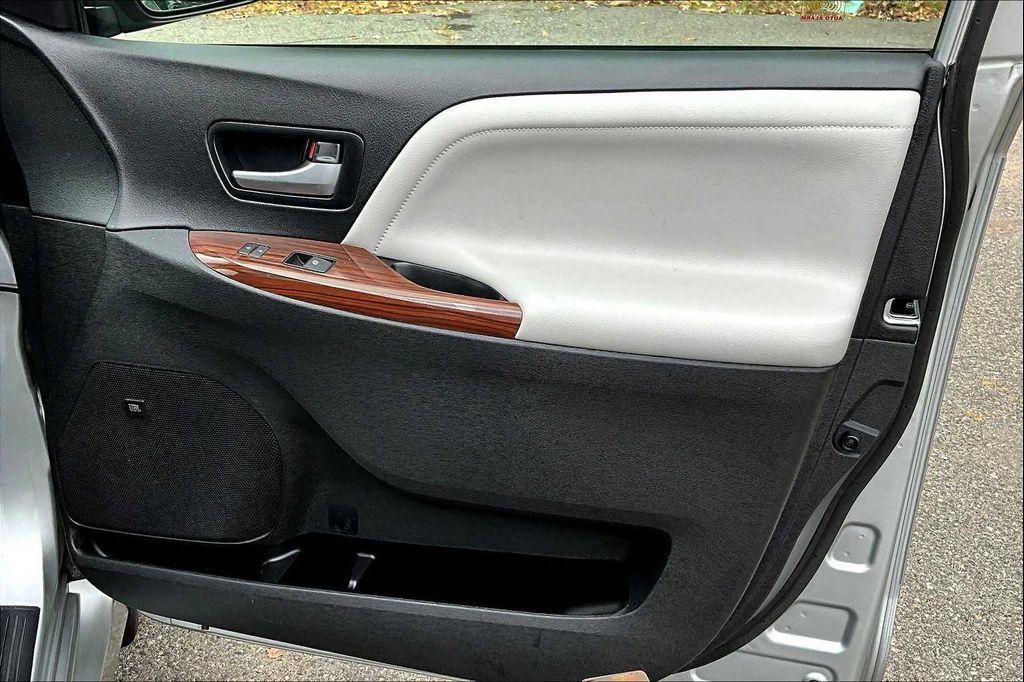 2020 Celestial Silver Metallic Toyota Sienna