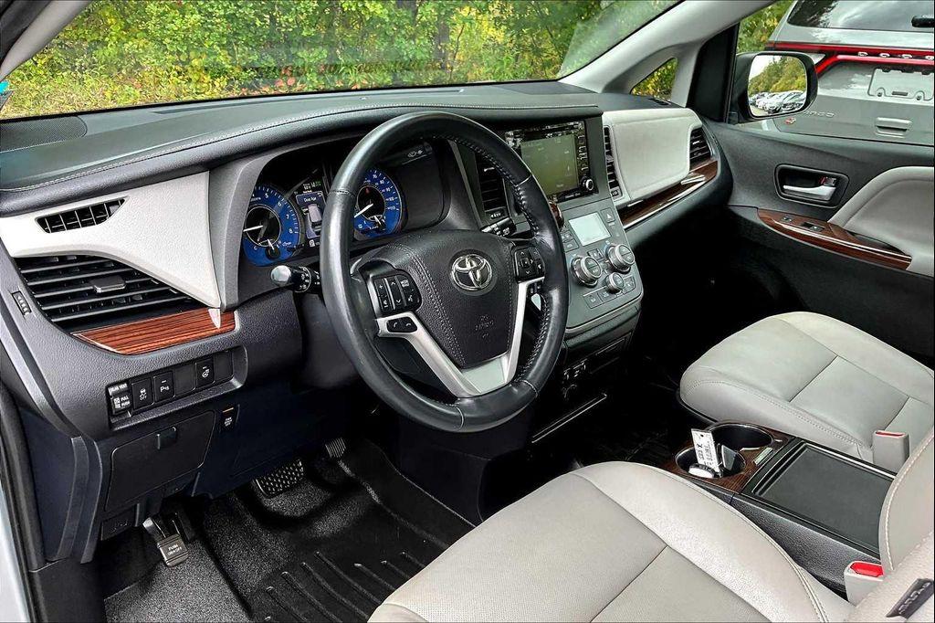 2020 Celestial Silver Metallic Toyota Sienna