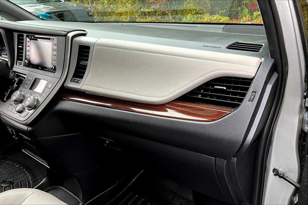 2020 Celestial Silver Metallic Toyota Sienna