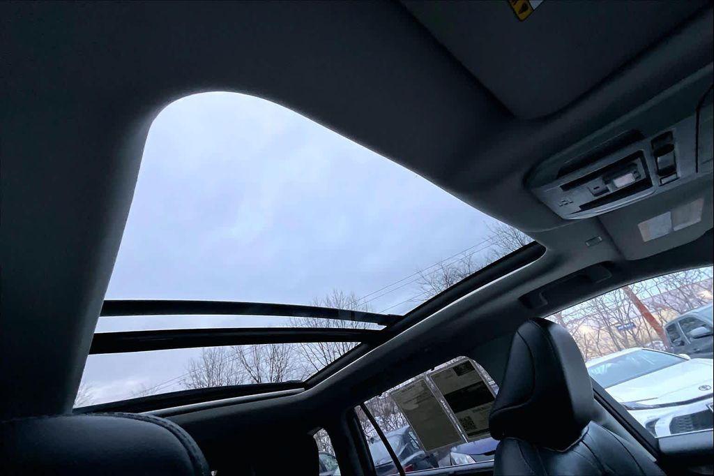 used 2022 Toyota Highlander car, priced at $33,892