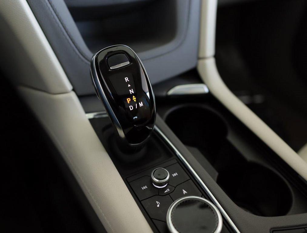 used 2025 Cadillac XT6 car, priced at $46,470