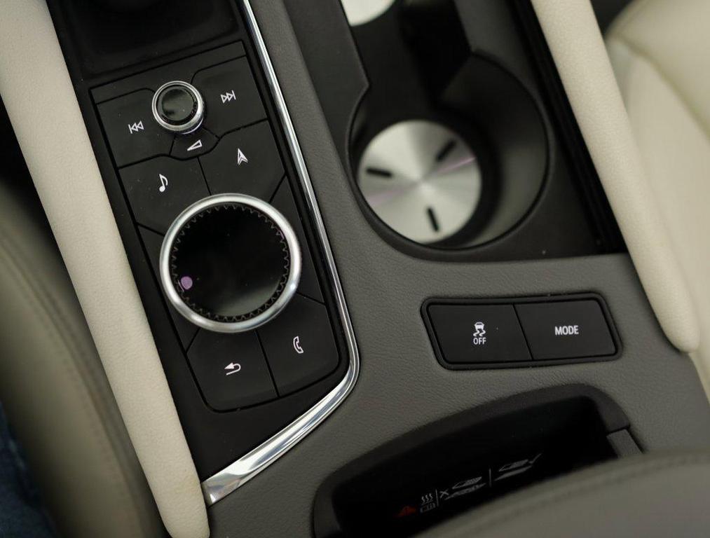 used 2025 Cadillac XT6 car, priced at $46,470