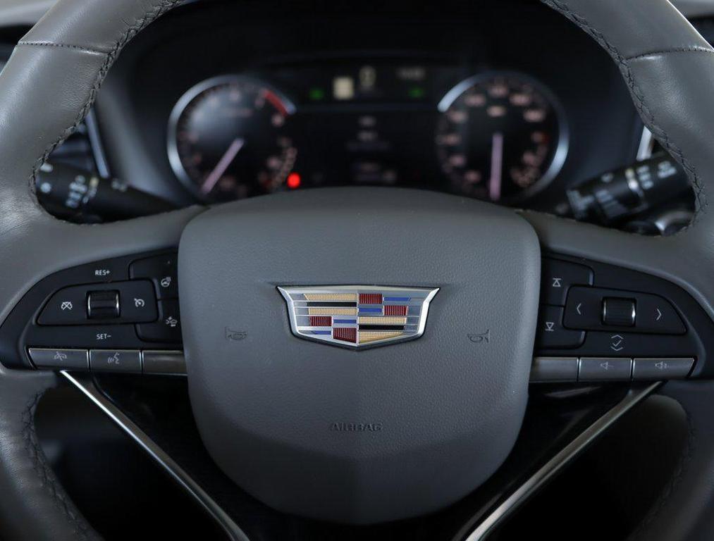 used 2025 Cadillac XT6 car, priced at $46,470