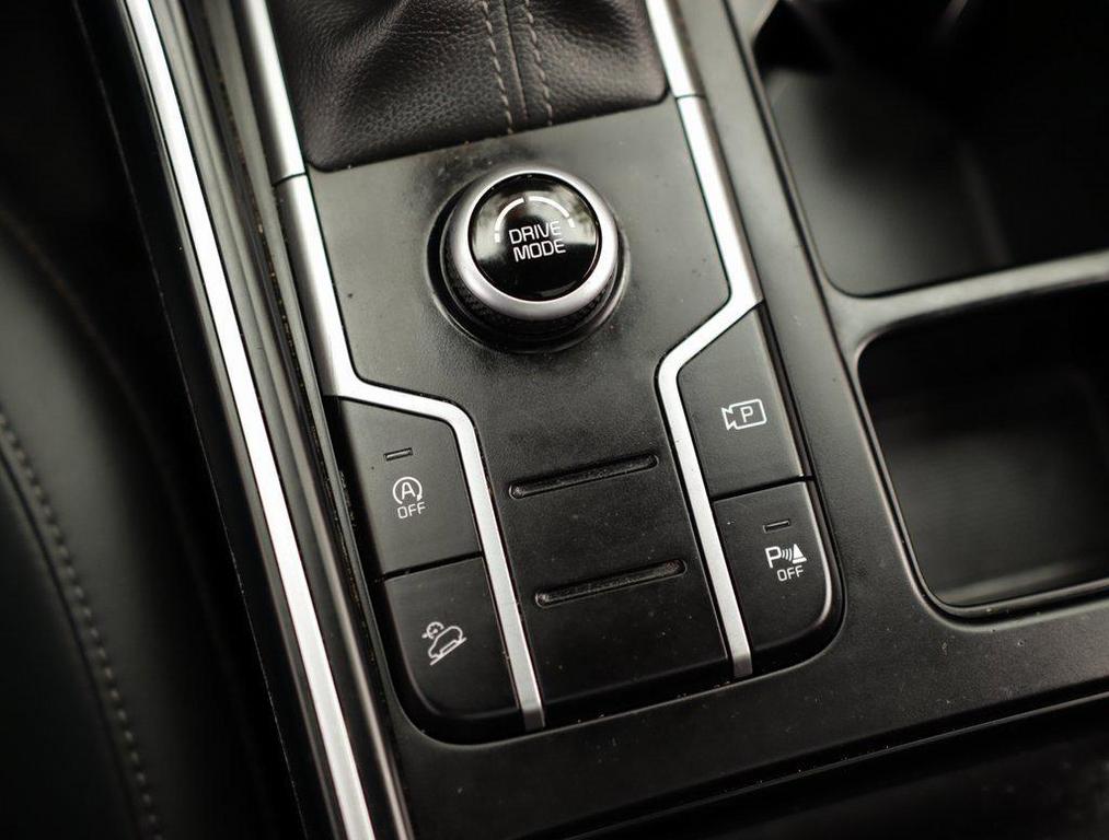 used 2023 Kia Sorento car, priced at $24,777