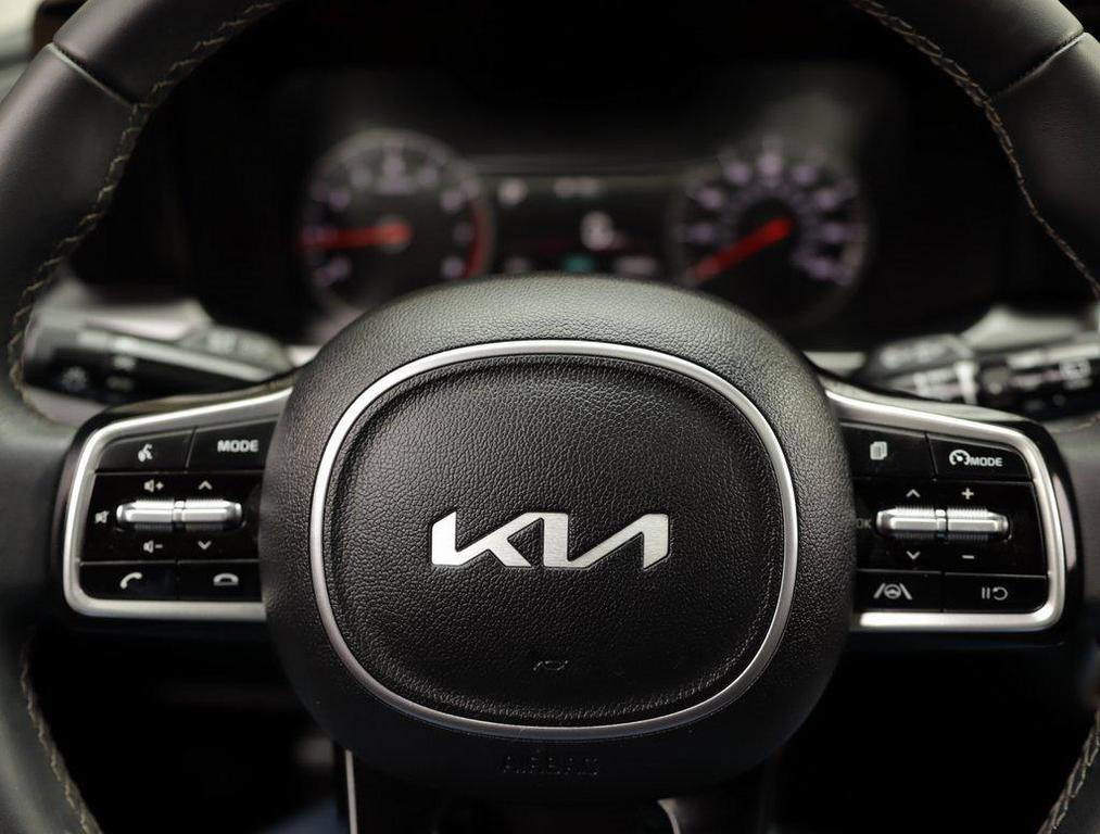 used 2023 Kia Sorento car, priced at $24,777
