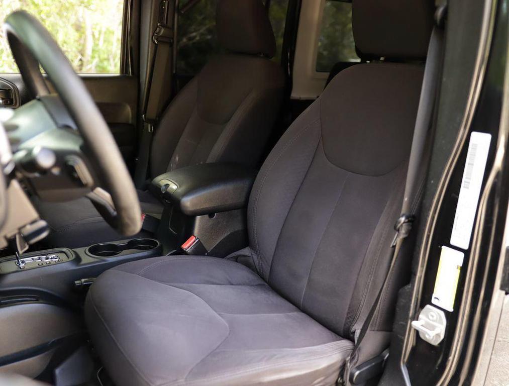 used 2015 Jeep Wrangler Unlimited car, priced at $15,619