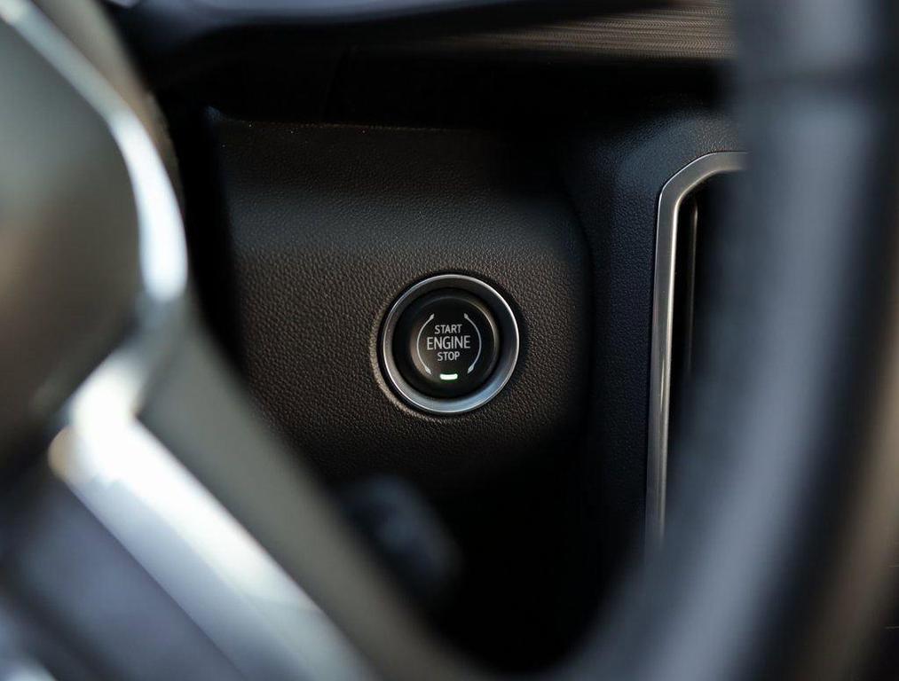 used 2025 GMC Acadia car, priced at $33,555