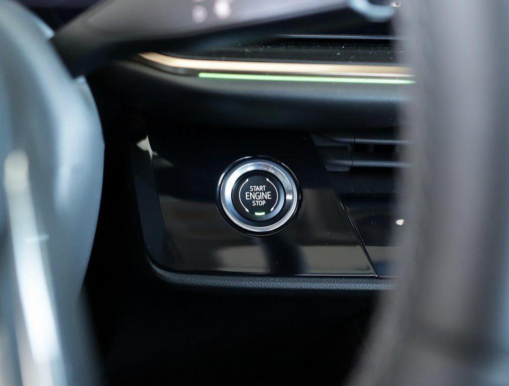 used 2025 Buick Envision car, priced at $40,970