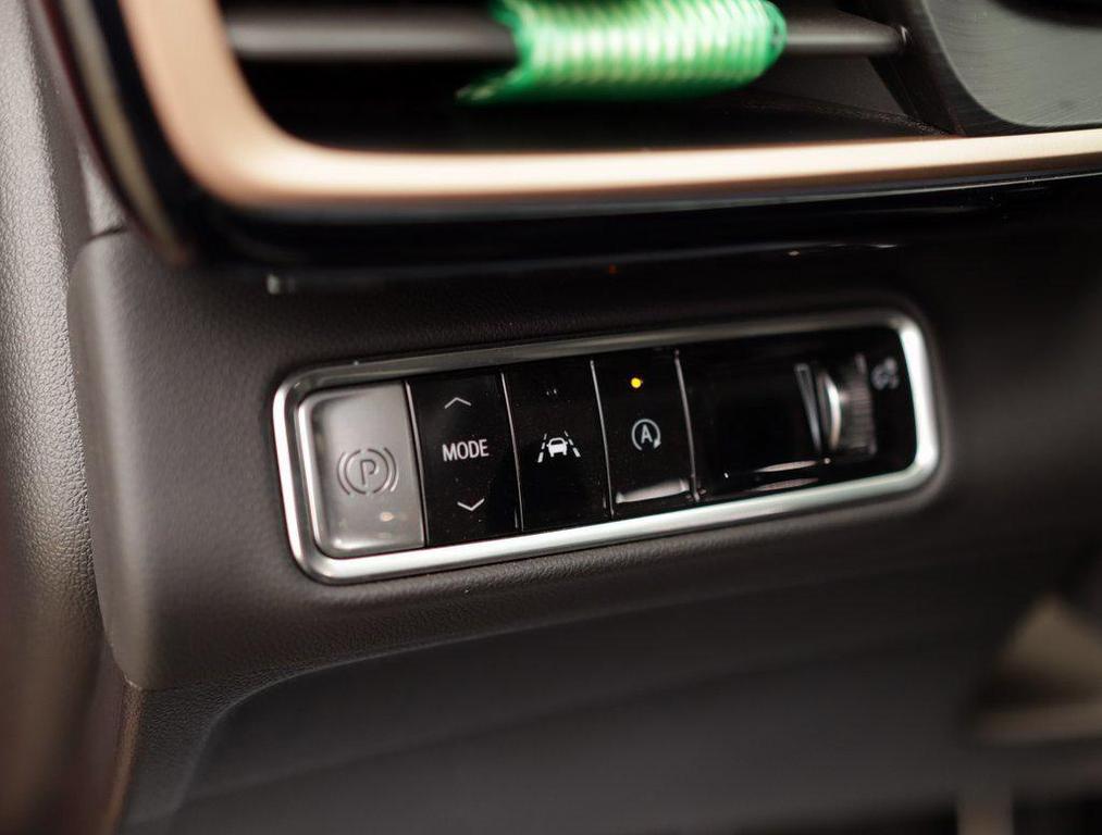 used 2025 Buick Envision car, priced at $31,970