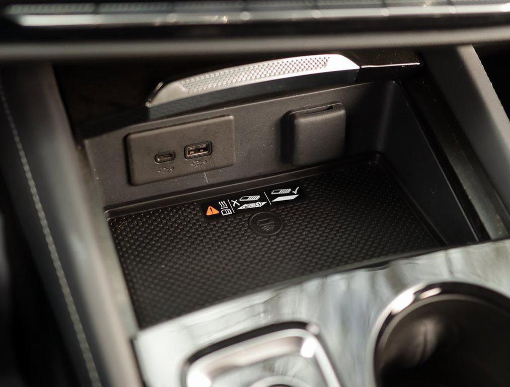 used 2025 Buick Envision car, priced at $31,970