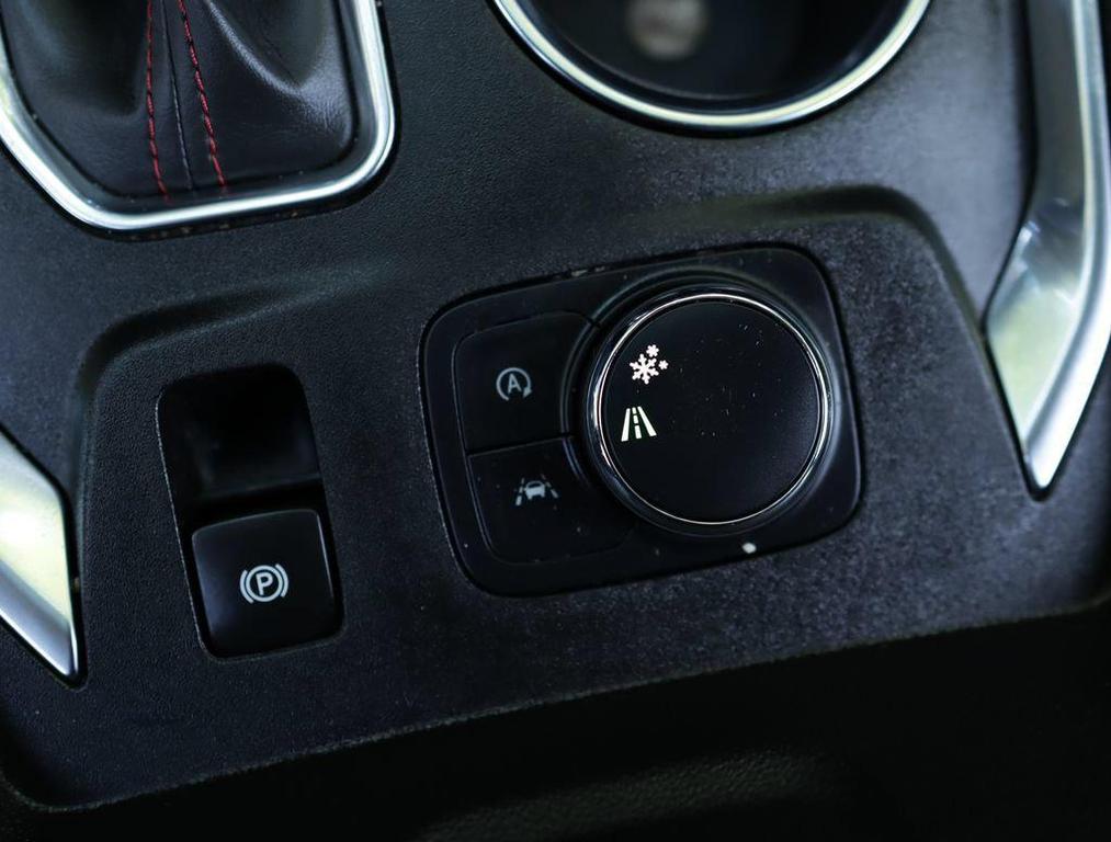 used 2023 Chevrolet Traverse car, priced at $34,619