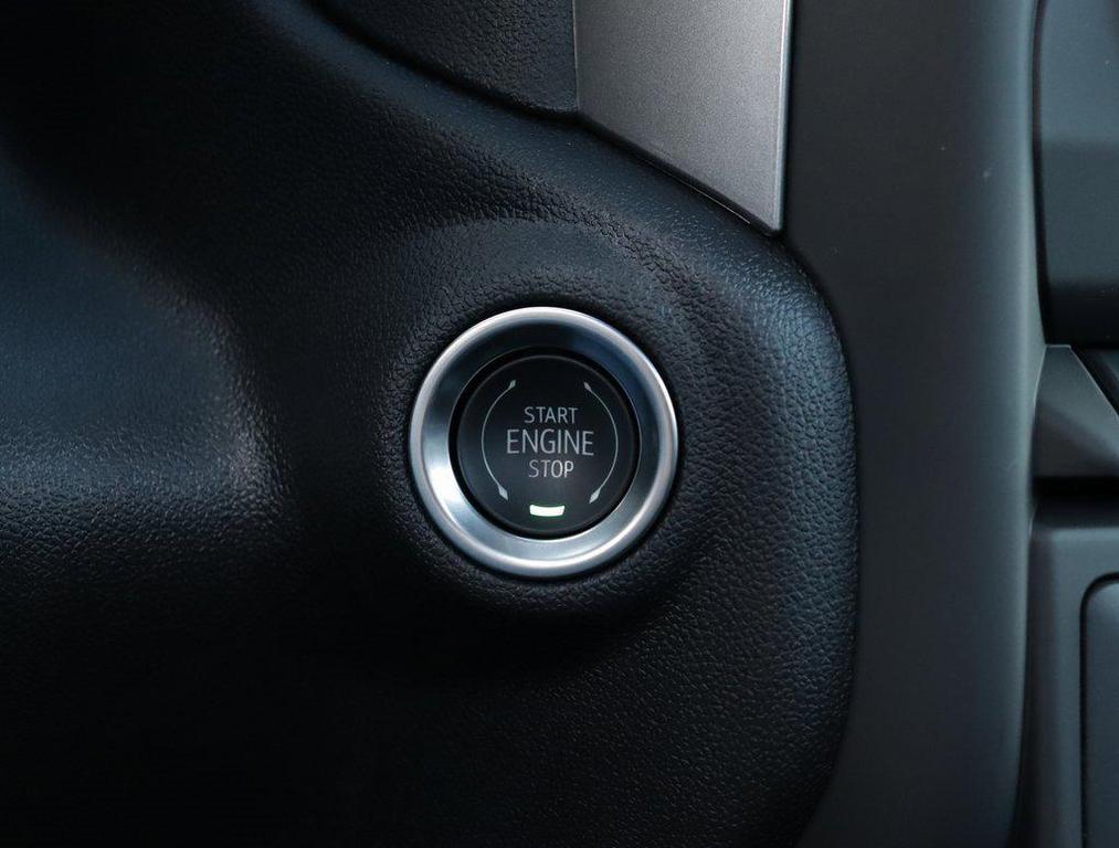 new 2025 GMC Sierra 1500 car, priced at $40,335