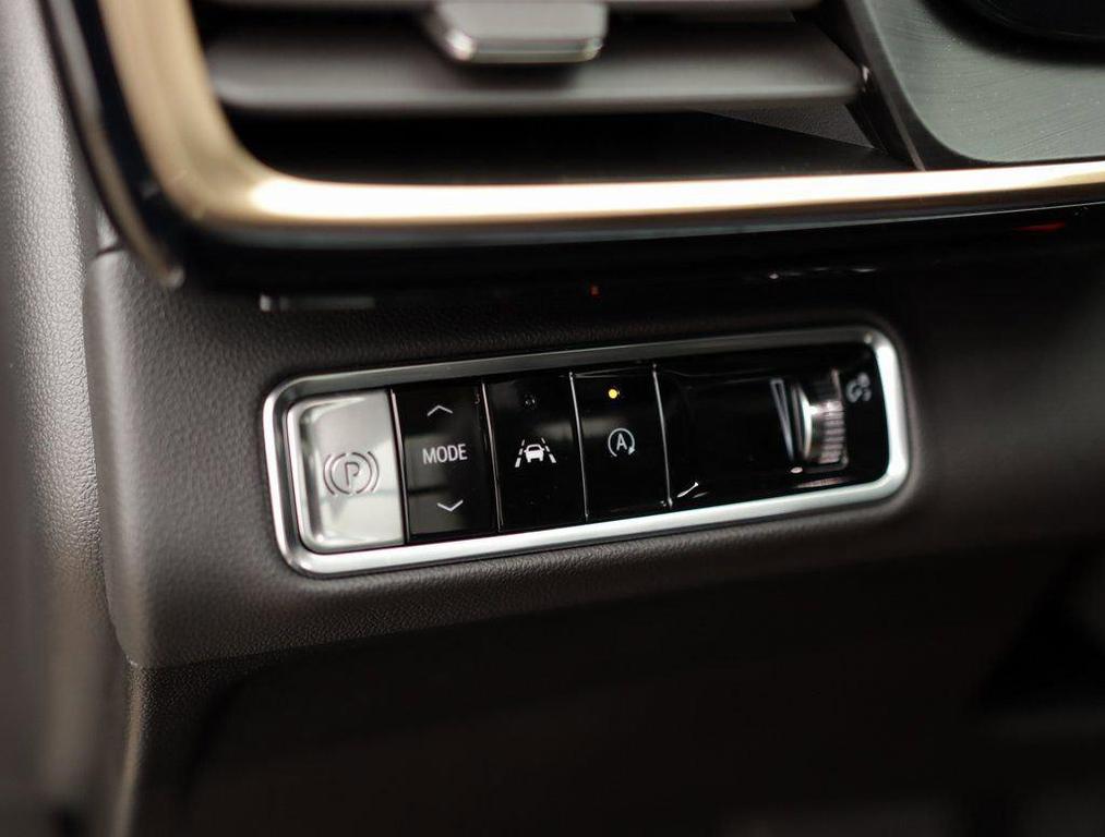 new 2026 Buick Envision car, priced at $49,995