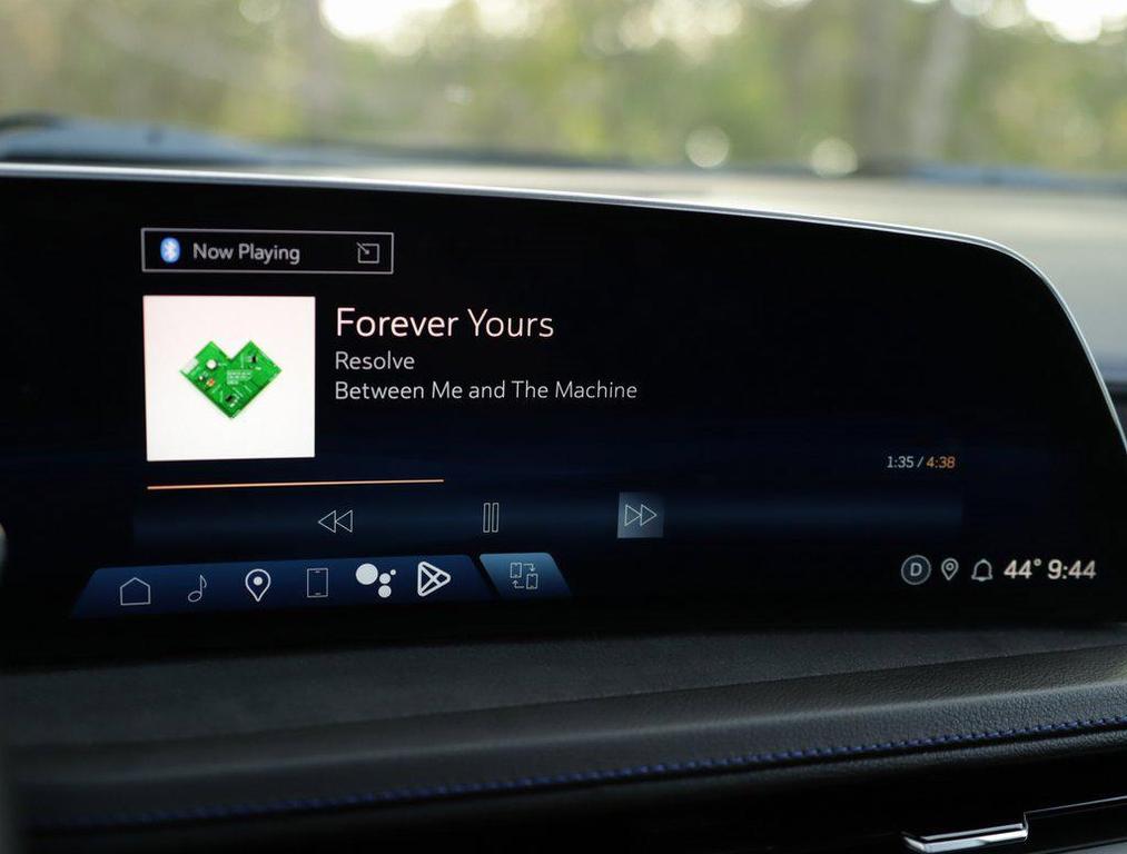 used 2024 Cadillac XT4 car, priced at $36,497