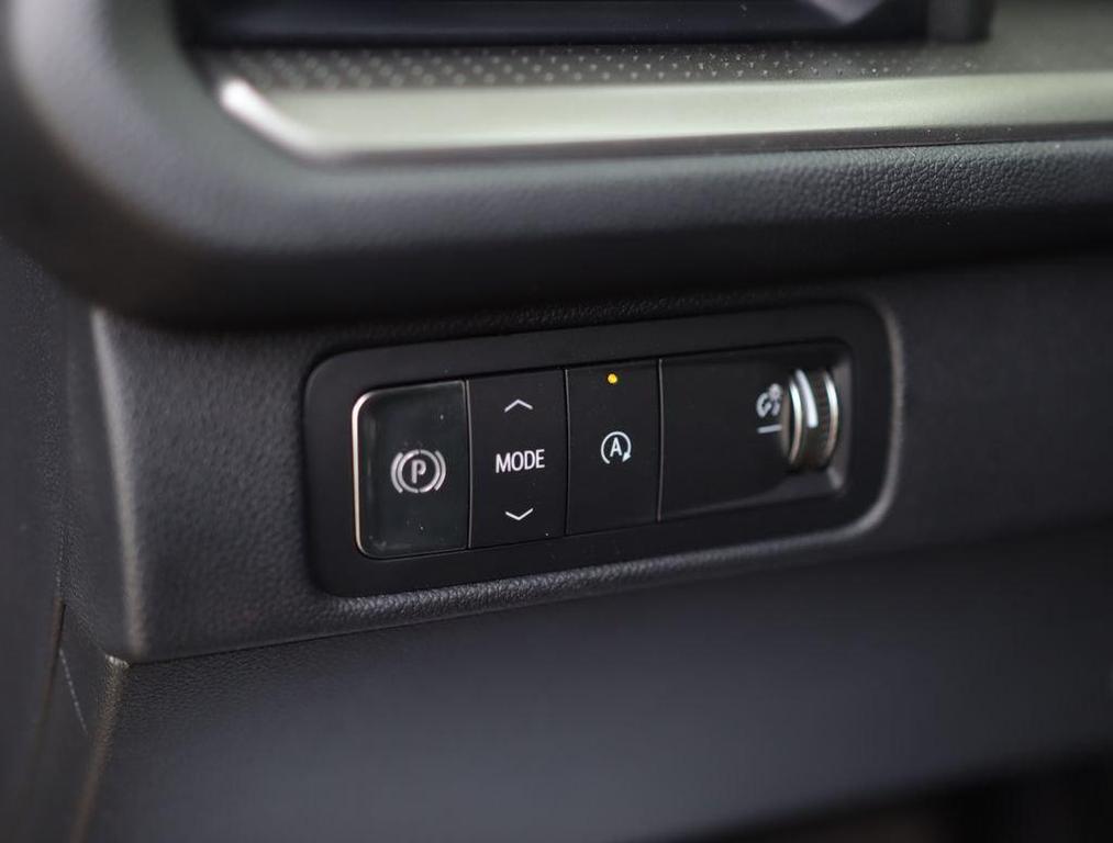 new 2026 Chevrolet Traverse car, priced at $40,995