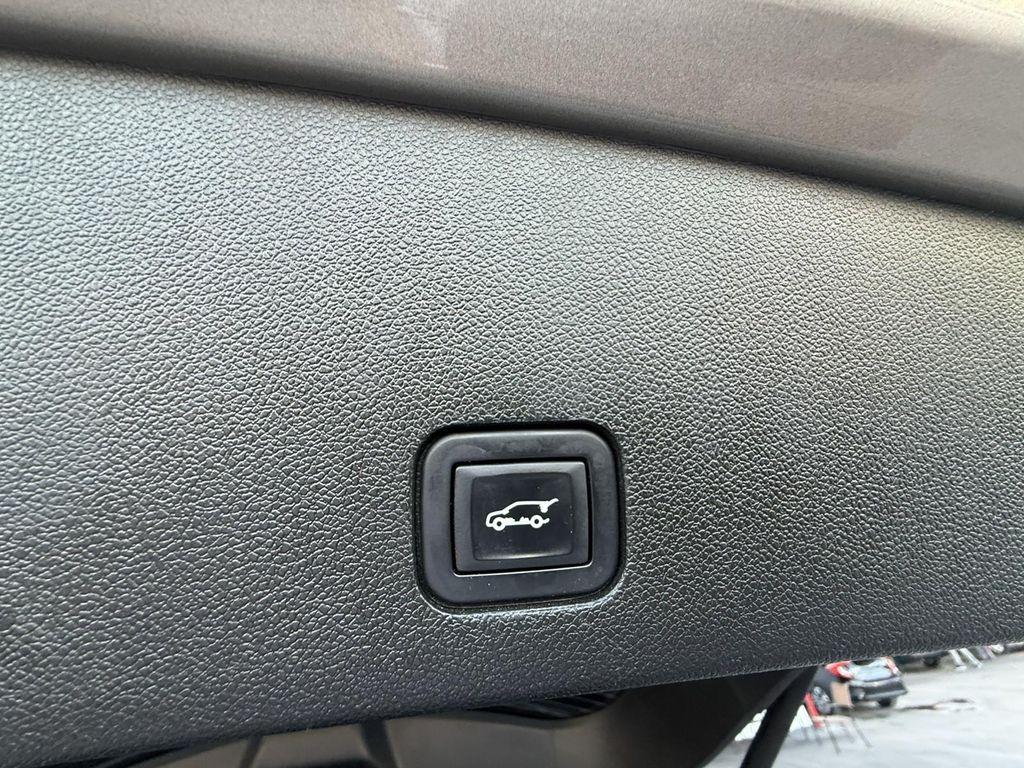 used 2022 Cadillac XT6 car, priced at $26,488