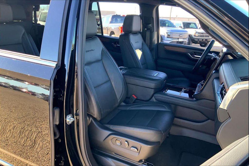 used 2025 GMC Yukon car, priced at $70,093