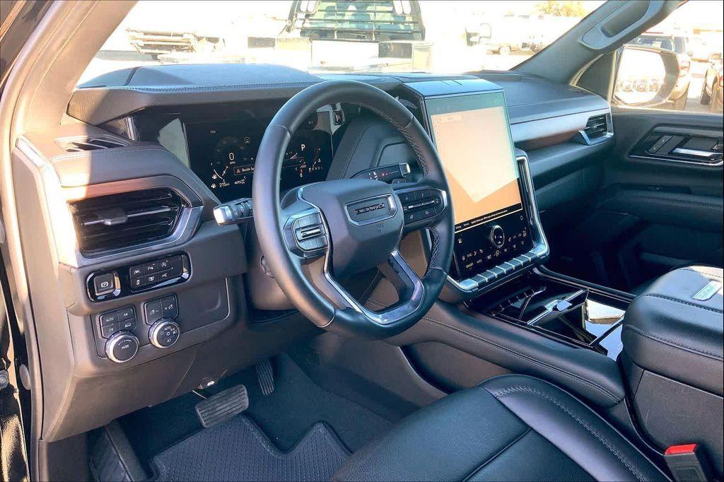 used 2025 GMC Yukon car, priced at $70,093