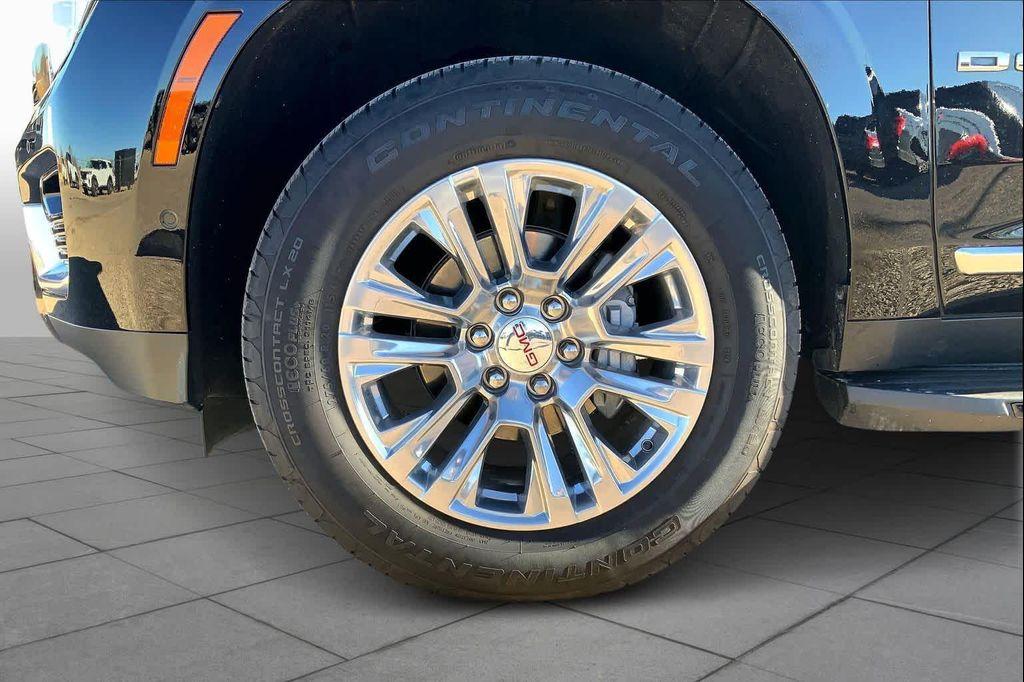 used 2025 GMC Yukon car, priced at $70,093